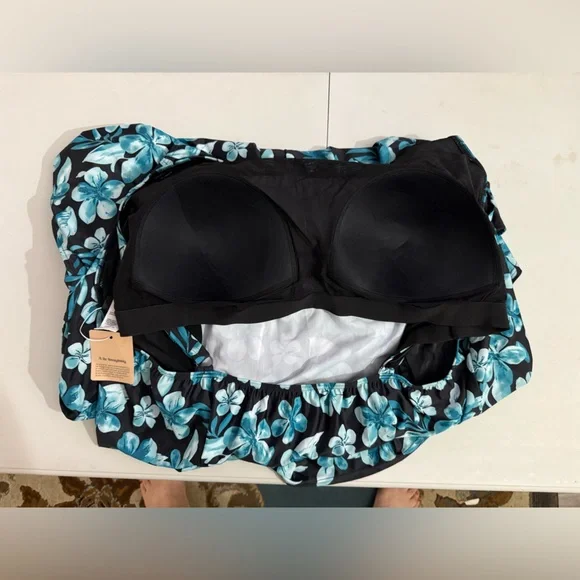 BloomChic Tropical Flower Print Pockets One-Piece Swimsuit. Size 30 - Picture 11 of 15